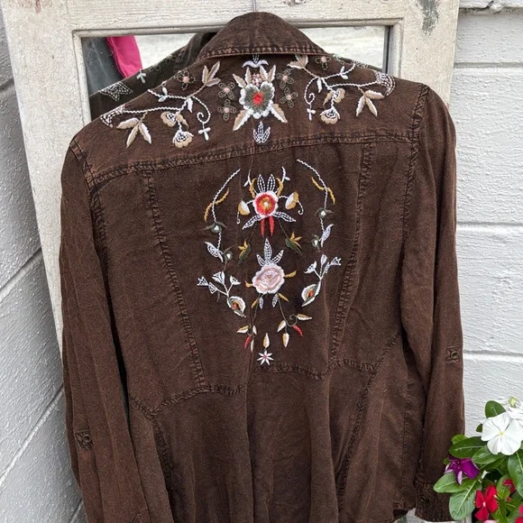 Brown Embroidered Button-Up Shirt western boho - Picture 9 of 9